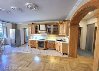 Продается 4-ком. квартира, 141 м2, Анапа, улица Самбурова, 258