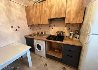 Продаю 1-ком. квартиру, 40 м2, Ставрополь, улица Розы Люксембург, 65А, микрорайон №6