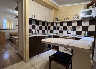 Продаю 2-комнатную квартиру, 35 м2, Симферополь, Таврическая улица, 12