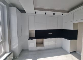 Продам 2-ком. квартиру, 60 м2, Краснодар, Кореновская улица, 2к4, ЖК Кремлёвские Ворота