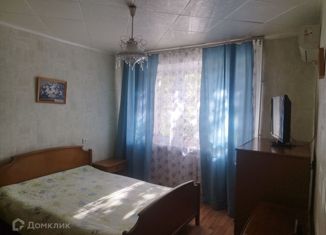 Продается 3-комнатная квартира, 59.8 м2, Астраханская область, улица Тренева, 21