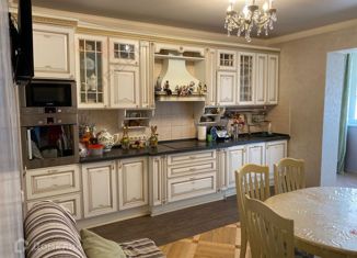 Продается четырехкомнатная квартира, 110 м2, Краснодар, проспект Чекистов, 37, Юбилейный микрорайон