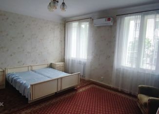 Сдача в аренду трехкомнатной квартиры, 74 м2, Севастополь, Большая Морская улица, 48