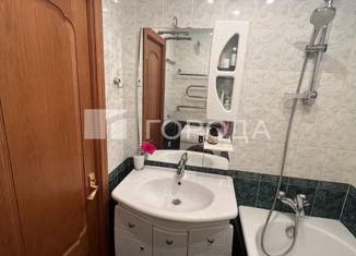 Продажа 2-ком. квартиры, 63.8 м2, Москва, улица Мусы Джалиля, 28к1, метро Шипиловская