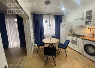 Продается 2-комнатная квартира, 65 м2, Славянск-на-Кубани, улица Победы, 272