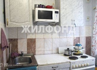 Продаю однокомнатную квартиру, 31 м2, Новосибирск, улица Печатников, 9, улица Печатников