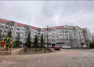 Продам 4-комнатную квартиру, 96.5 м2, Сертолово, улица Ветеранов, 12