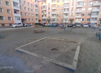 Продается 2-ком. квартира, 52.5 м2, Еврейская АО, улица Комбайностроителей, 4