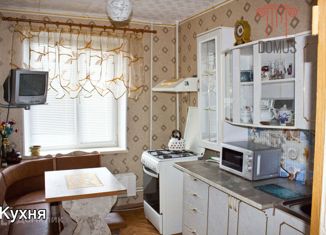 3-комнатная квартира на продажу, 62 м2, поселок городского типа Мирный, улица Сырникова, 23