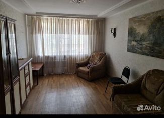 Продажа 3-ком. квартиры, 60 м2, Астрахань, улица Николая Островского, 107