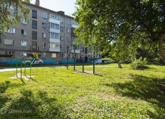 Продается 2-комнатная квартира, 45.6 м2, Новосибирск, Новоуральская улица, 33А, метро Заельцовская