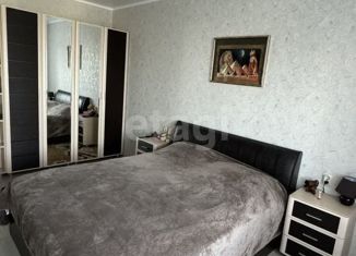 Продается 2-ком. квартира, 70 м2, Белгород, улица Николая Чумичова, 70