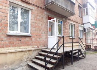 Продаю 2-комнатную квартиру, 42 м2, Юрга, улица Кирова, 4