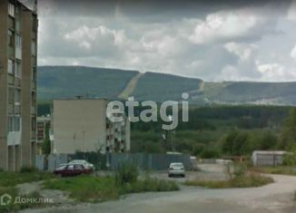 Продается двухкомнатная квартира, 48.8 м2, Златоуст, Уральская улица, 1