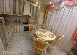 Продам трехкомнатную квартиру, 76.2 м2, Москва, улица Академика Пилюгина, 12к2, метро Новые Черёмушки