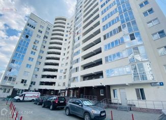 Продам трехкомнатную квартиру, 117 м2, Екатеринбург, улица Саввы Белых, 1, улица Саввы Белых