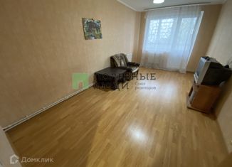Сдача в аренду 2-ком. квартиры, 60 м2, Белгород, улица Есенина, 56