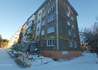 Продажа трехкомнатной квартиры, 61.5 м2, поселок городского типа Рефтинский, улица Гагарина, 22