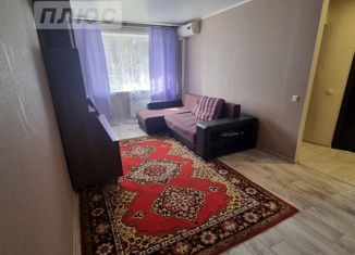 Сдается однокомнатная квартира, 30 м2, Таганрог, улица Пальмиро Тольятти, 20-1