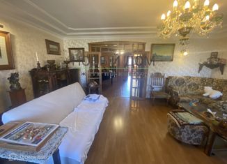 Продаю 5-комнатную квартиру, 255.2 м2, Великий Новгород, Молотковская улица, 6