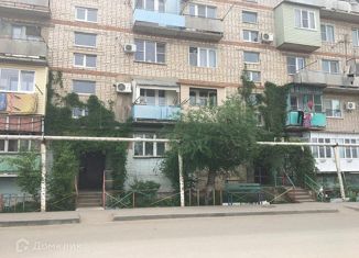 Продается двухкомнатная квартира, 47 м2, Камызяк, улица Максима Горького, 75