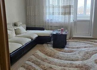 Продаю четырехкомнатную квартиру, 78 м2, Барнаул, улица Антона Петрова, 130А