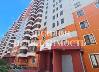 Продам 1-комнатную квартиру, 37.2 м2, Курская область, проспект Анатолия Дериглазова, 53