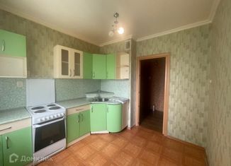 Продаю 1-комнатную квартиру, 36 м2, Старый Оскол, микрорайон Солнечный, 10