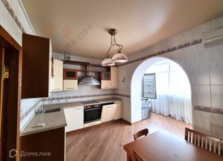 Продам 4-ком. квартиру, 118 м2, Краснодар, улица Академика Пустовойта, 16, улица Академика Пустовойта