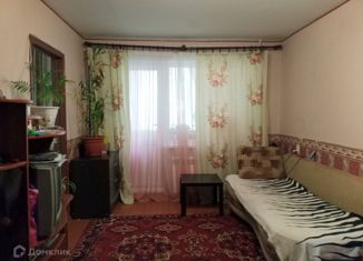 Продам 3-комнатную квартиру, 47.2 м2, городской посёлок Рощино, Советская улица, 25