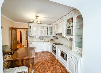 Продается 5-ком. квартира, 136.7 м2, посёлок городского типа Партенит, улица Победы, 19