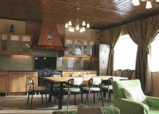 Сдам в аренду дом, 250 м2, городской посёлок Токсово, Школьная улица, 8А