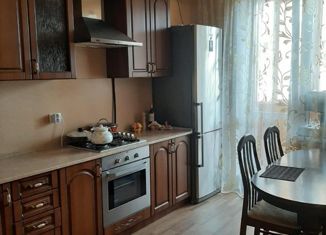 Сдам двухкомнатную квартиру, 70 м2, Омск, проспект Комарова, 17к1