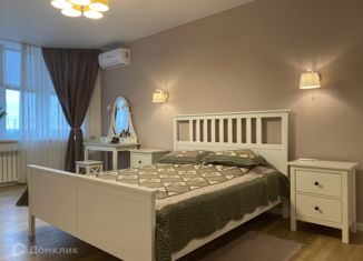 Продается 3-комнатная квартира, 102.8 м2, село Александровка, Акварельная улица
