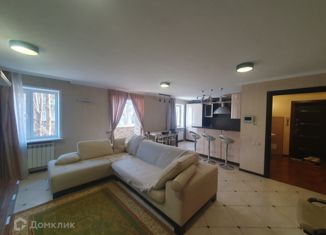 Продаю 4-ком. квартиру, 117 м2, Майкоп, улица Ветеранов, 234