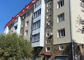 Продается 3-комнатная квартира, 70.5 м2, поселок городского типа Новомихайловский, 2-й микрорайон, 29