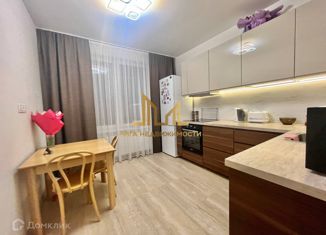 Двухкомнатная квартира на продажу, 62 м2, Санкт-Петербург, улица Грибалёвой, 7к1, метро Лесная