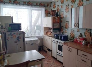 Продам трехкомнатную квартиру, 62.7 м2, Исилькуль, улица Строителей, 4