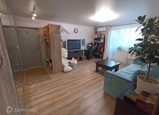 Продается 4-комнатная квартира, 80 м2, Новосибирск, улица Серафимовича, 15, метро Студенческая