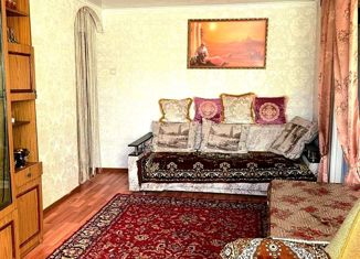Продается 3-комнатная квартира, 53.7 м2, Новошахтинск, улица Соколова, 22
