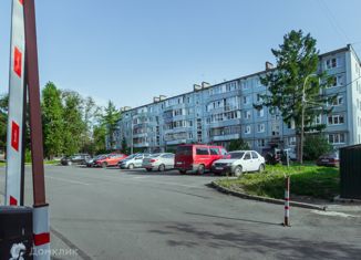 Продам 3-ком. квартиру, 49 м2, Вологодская область, улица Космонавта Беляева, 1Б