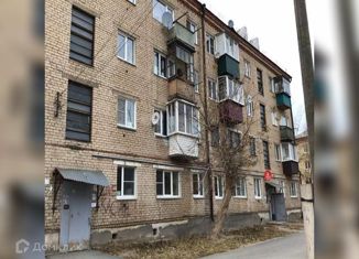 Двухкомнатная квартира на продажу, 43 м2, поселок городского типа Вишневогорск, Клубная улица, 2