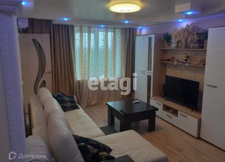 Продается 2-ком. квартира, 55 м2, поселок городского типа Мирный, Школьная улица, 14