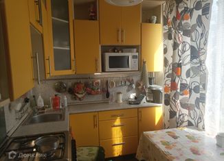 Трехкомнатная квартира на продажу, 60 м2, деревня Кипень, Ропшинское шоссе, 7