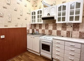 Продаю 1-комнатную квартиру, 36 м2, посёлок городского типа Кильдинстрой, Советская улица, 11