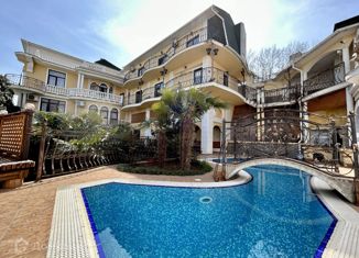 Сдам дом, 550 м2, Ялта, улица Васильева, 21