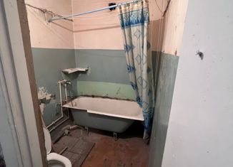 Продаю 1-ком. квартиру, 29.1 м2, Орск, улица Шелухина, 13