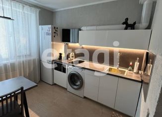 Сдается однокомнатная квартира, 42 м2, Красноярск, улица Молокова, 10, Советский район