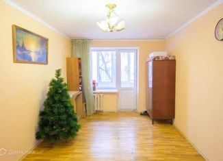 Продается трехкомнатная квартира, 50.3 м2, Симферополь, улица Дмитрия Ульянова, 64, Центральный район