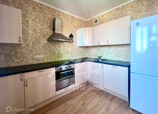 Продам 2-ком. квартиру, 60 м2, Москва, улица Красного Маяка, 15, метро Новоясеневская